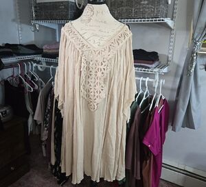 Cream / Tan Flowy Boho Dress